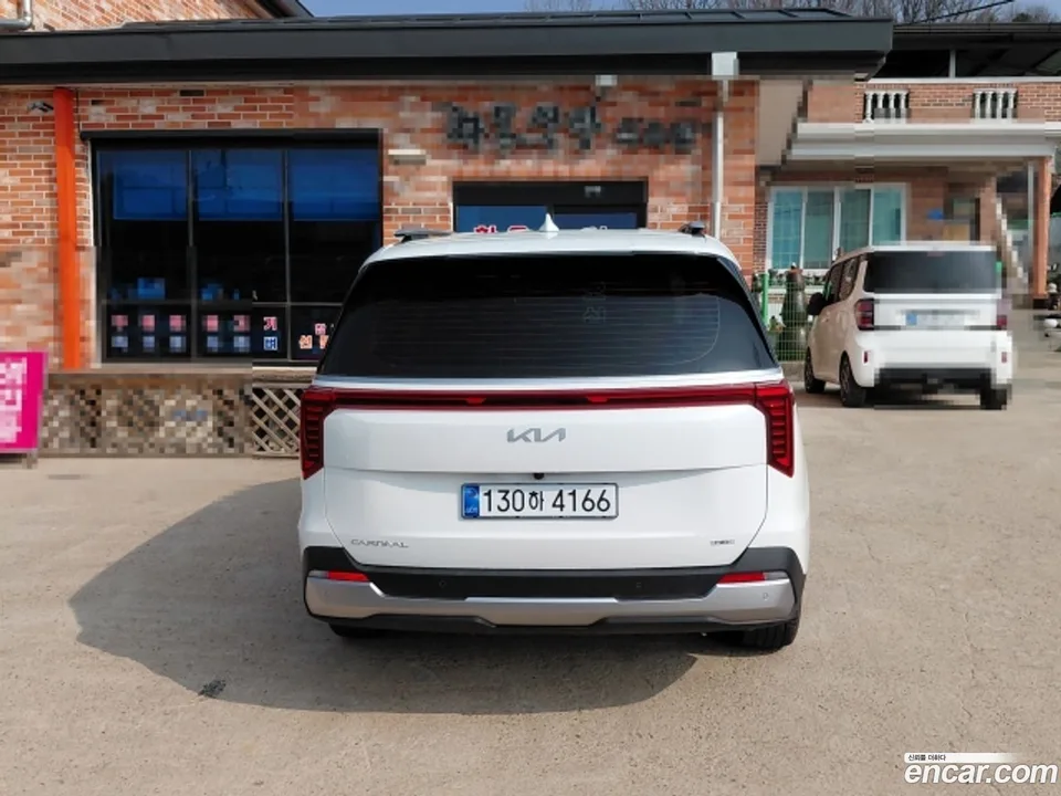 Kia Carnival HEV 9 2025 — thumbnail 4