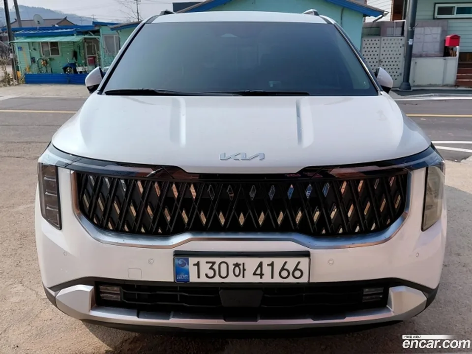 Kia Carnival HEV 9 2025 — photo 1, buy with delivery to Moscow