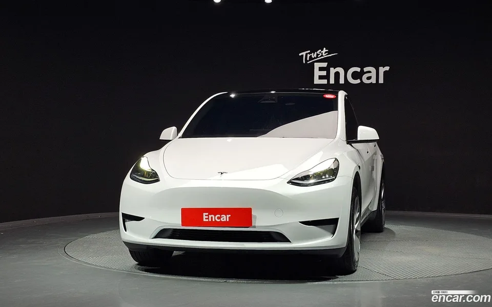 Tesla Model Y RWD 2024 — thumbnail 3