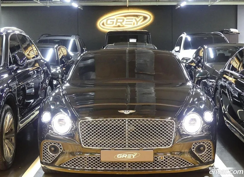 Bentley Continental GT 4.0 GT 2023 — photo 1, buy with delivery to Moscow
