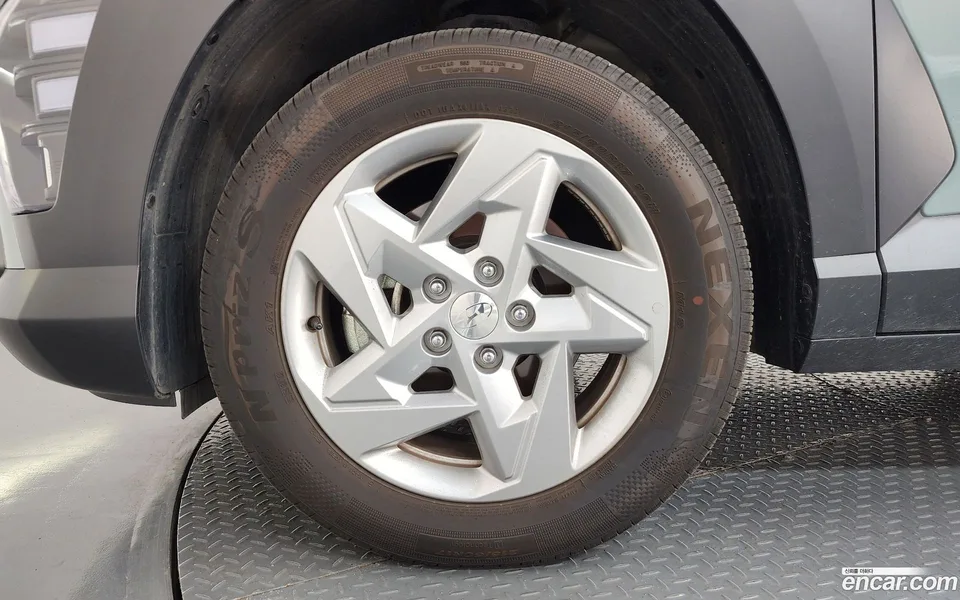 Hyundai Kona 1.6 2WD 2023 — thumbnail 5