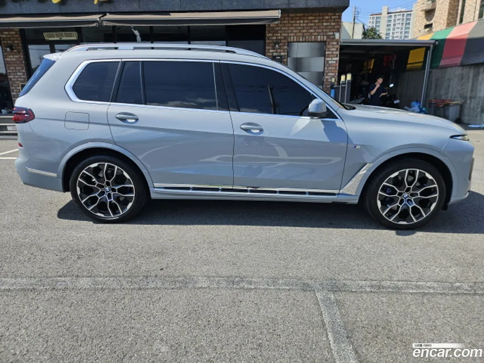 BMW X7 xDrive 40i M 6 2024 — thumbnail 3