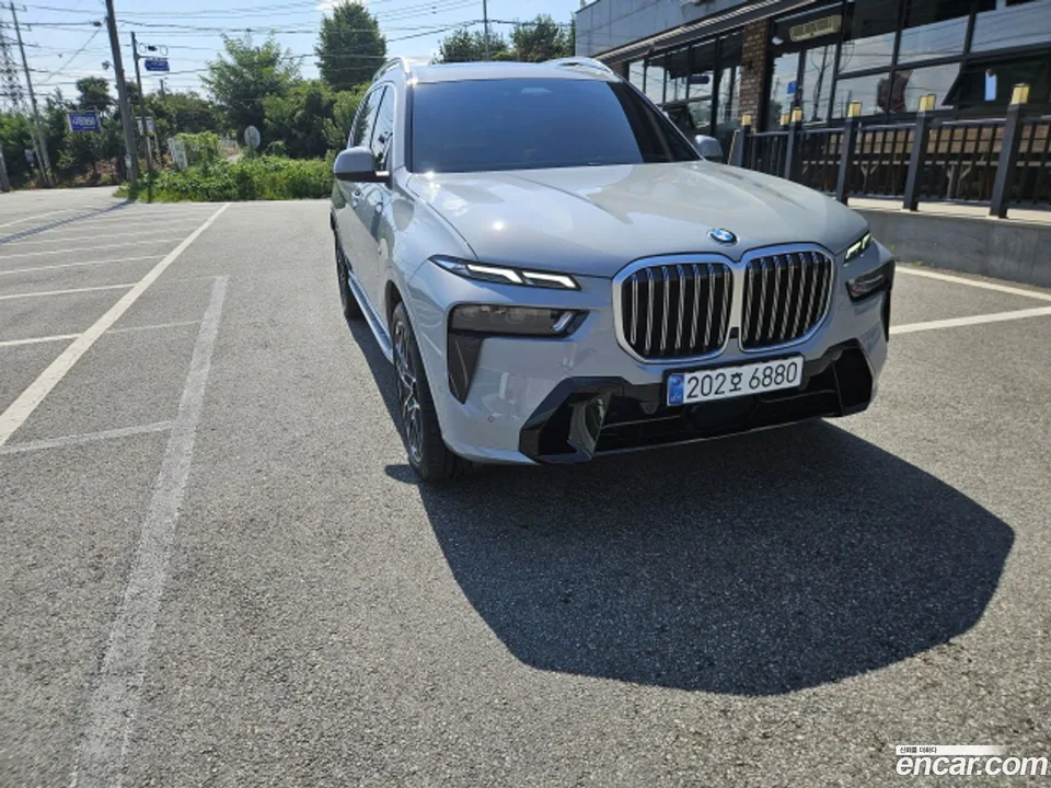 BMW X7 xDrive 40i M 6 2024 — photo 1, buy with delivery to Moscow