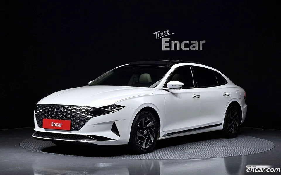 Hyundai Grandeur IG Hybrid 2022 — photo 1, buy with delivery to Moscow