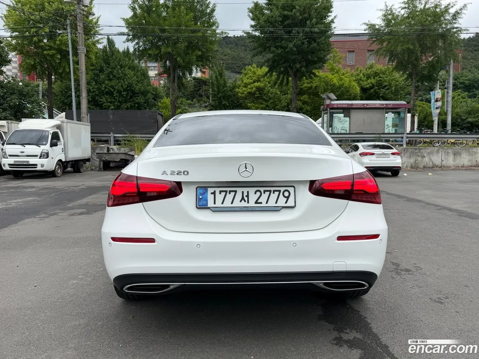 Mercedes-Benz A-Class A220 2024 — thumbnail 2