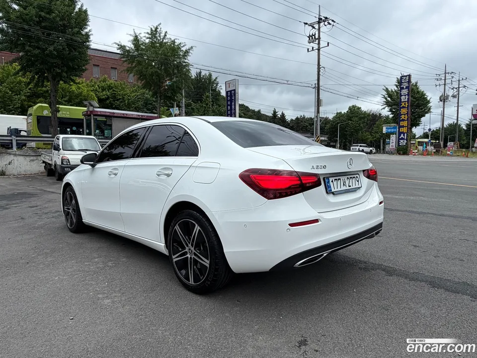 Mercedes-Benz A-Class A220 2024 — thumbnail 4