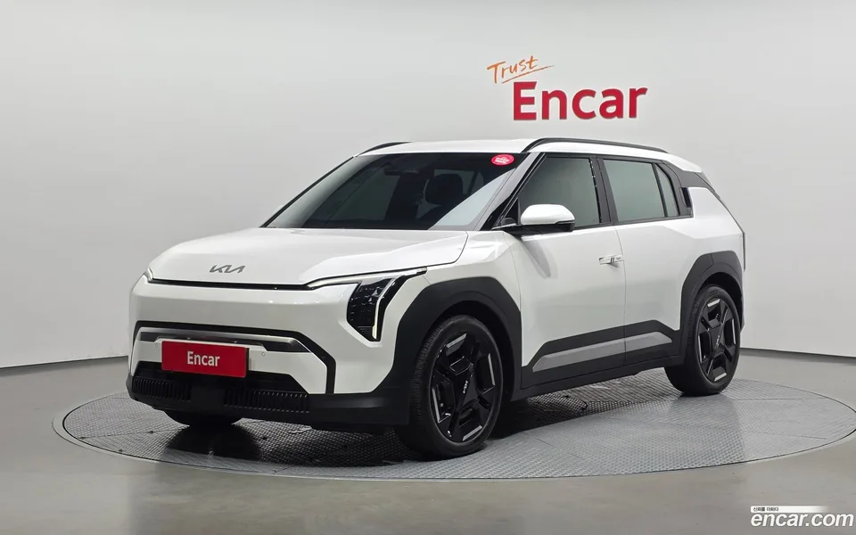 Kia EV3 2WD 2024 — photo 1, buy with delivery to Moscow