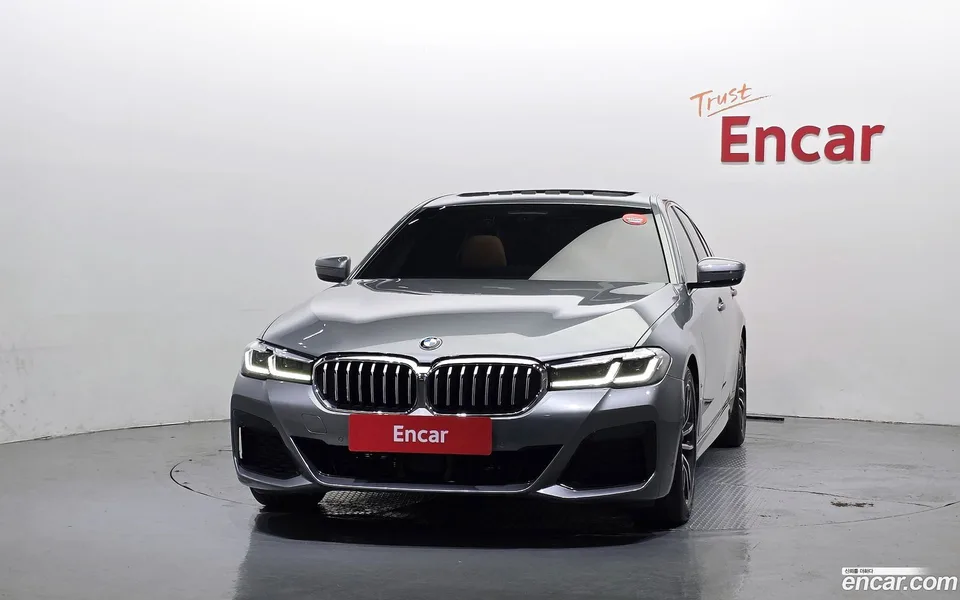 BMW 5 Series 520i M 2022 — thumbnail 3