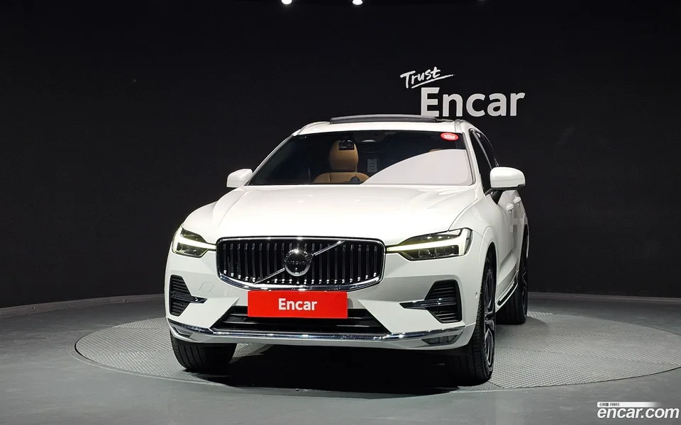 Volvo XC60 B6 2023 — thumbnail 3