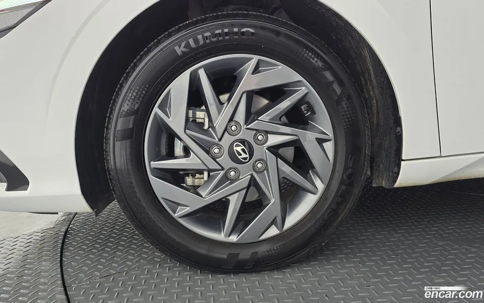Hyundai Avante CN7 1.6 2023 — thumbnail 2