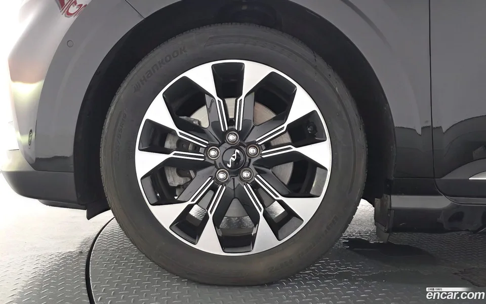 Kia Carnival 7 2023 — thumbnail 2