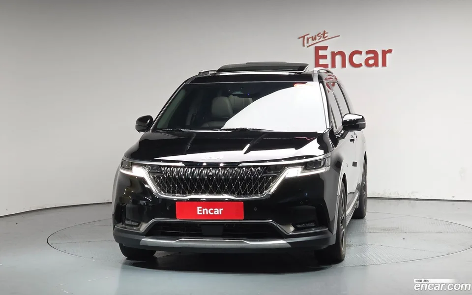 Kia Carnival 7 2023 — thumbnail 3