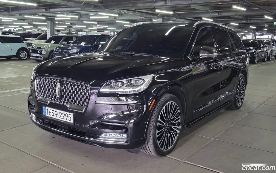 Lincoln Aviator 3.0 AWD 2022 — photo 1, buy with delivery to Moscow