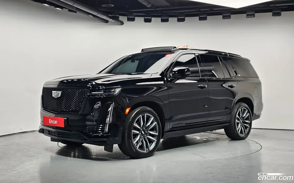 Cadillac Escalade 6.2 2023 — photo 1, buy with delivery to Moscow
