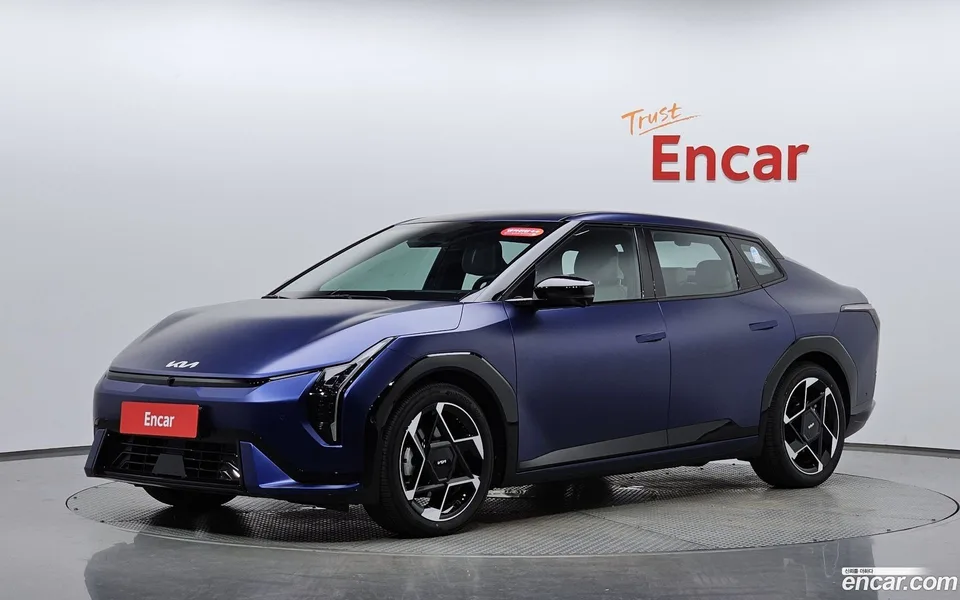 Kia EV4 2WD 2025 — photo 1, buy with delivery to Moscow