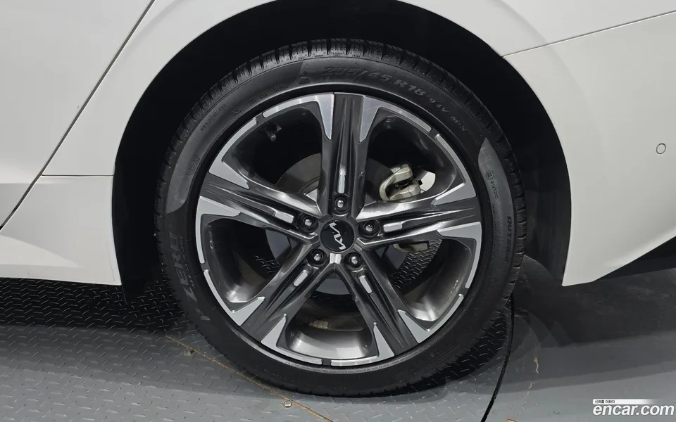 Kia K5 2.0 2023 — thumbnail 2