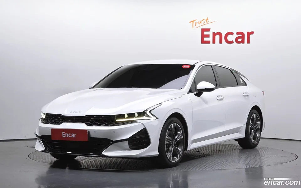 Kia K5 2.0 2023 — photo 1, buy with delivery to Moscow