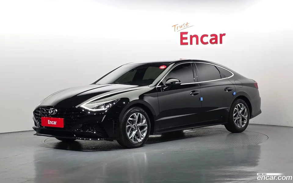 Hyundai Sonata 2.0 2022 — photo 1, buy with delivery to Moscow
