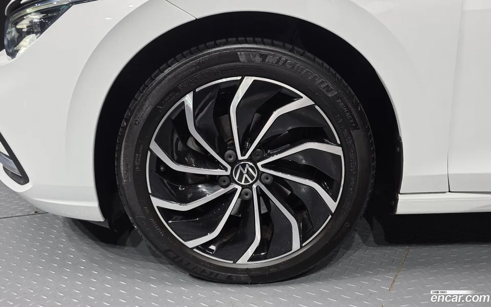 Volkswagen Golf 2.0 TDI 2024 — thumbnail 2
