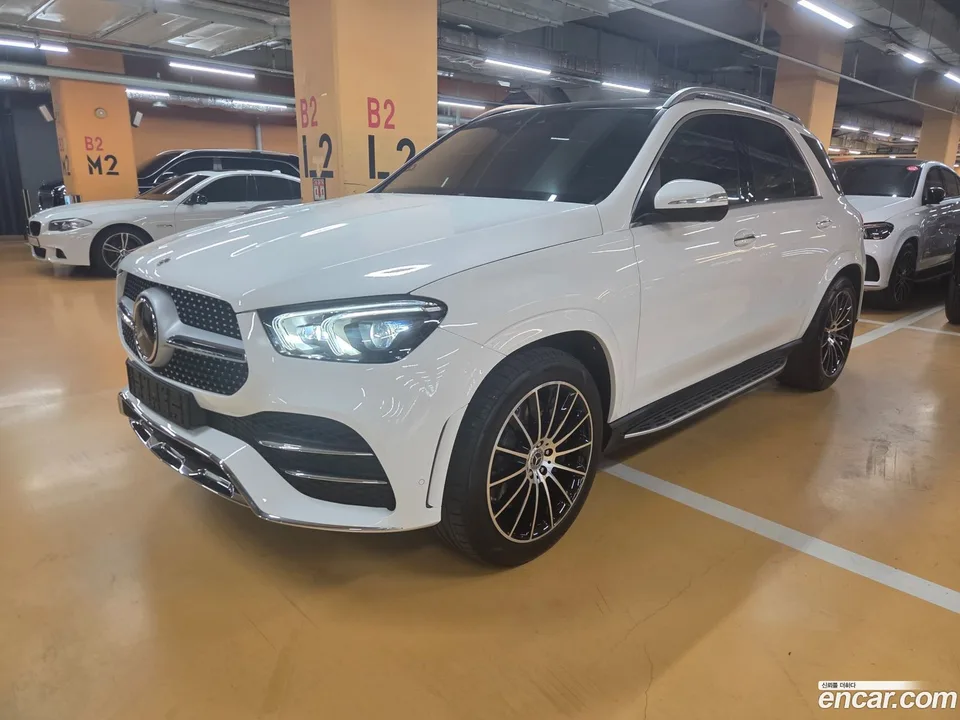 Mercedes-Benz GLE-Class GLE450 4MATIC 2023 — photo 1, buy with delivery to Moscow