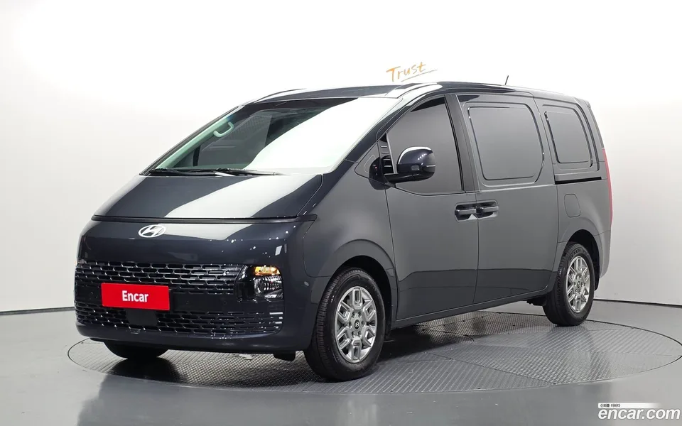 Hyundai Staria HEV 1.6 3 2024 — photo 1, buy with delivery to Moscow