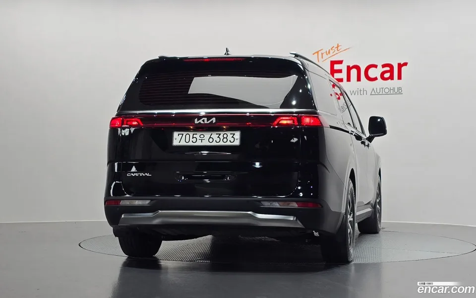 Kia Carnival 11 2023 — thumbnail 4