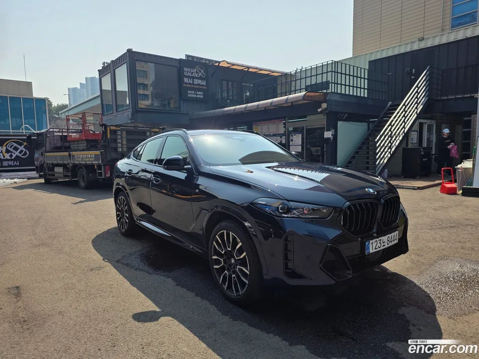 BMW X6 xDrive40i M 2025 — thumbnail 4