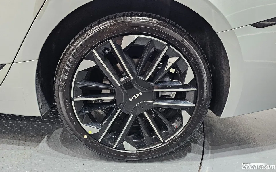 Kia K8 Hybrid 2025 — thumbnail 5