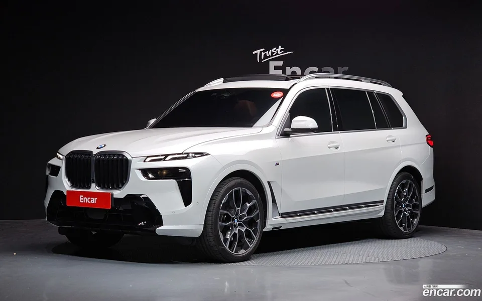 BMW X7 xDrive 40i M 6 2025 — photo 1, buy with delivery to Moscow