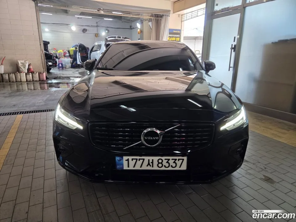 Volvo S60 B5 R- 2022 — thumbnail 3
