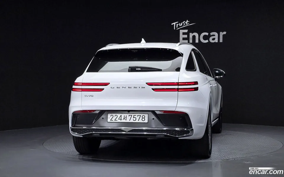 Genesis GV70 2.5T 2WD 2024 — thumbnail 4