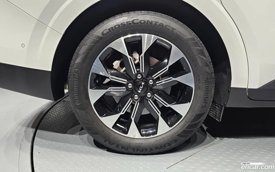 Kia Carnival 7 2023 — thumbnail 5