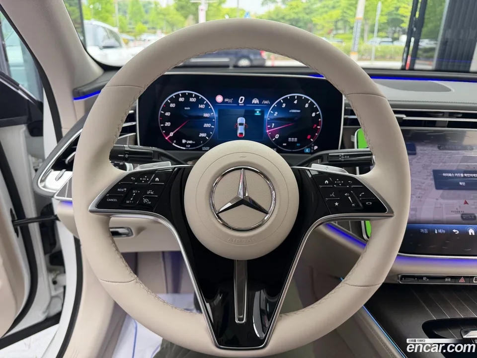 Mercedes-Benz E-Class E300 4MATIC 2026 — thumbnail 3