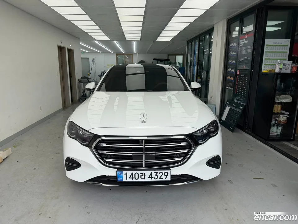 Mercedes-Benz E-Class E300 4MATIC 2026 — thumbnail 4