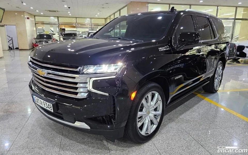 Chevrolet Tahoe 6.2 4WD 2023 — photo 1, buy with delivery to Moscow