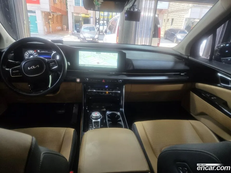 Kia Carnival 7 2023 — thumbnail 4