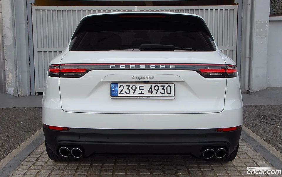 Porsche Cayenne 3.0 2023 — thumbnail 3