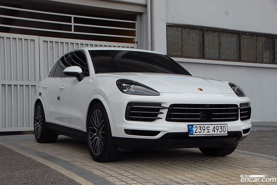 Porsche Cayenne 3.0 2023 — thumbnail 4