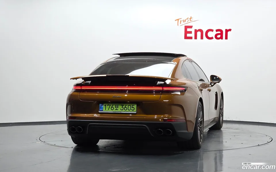 Porsche Panamera (976) 4.0 E- 2024 — миниатюра 4
