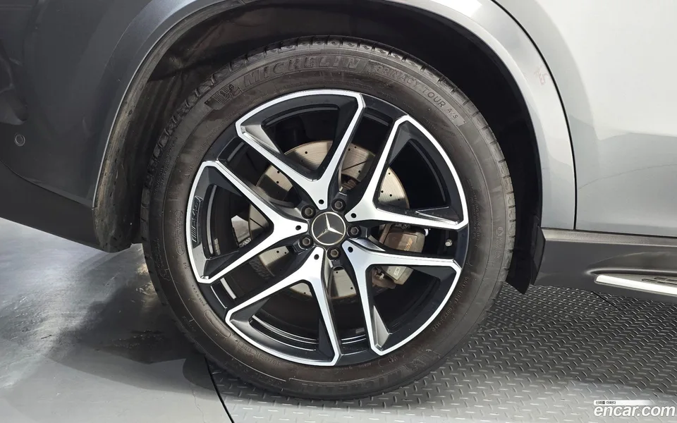 Mercedes-Benz GLE-Class AMG GLE53 4MATIC+ 2023 — thumbnail 5