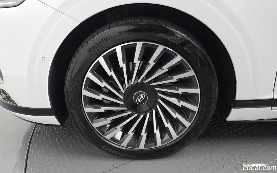 Hyundai Grandeur 2.5 2WD 2025 — thumbnail 2