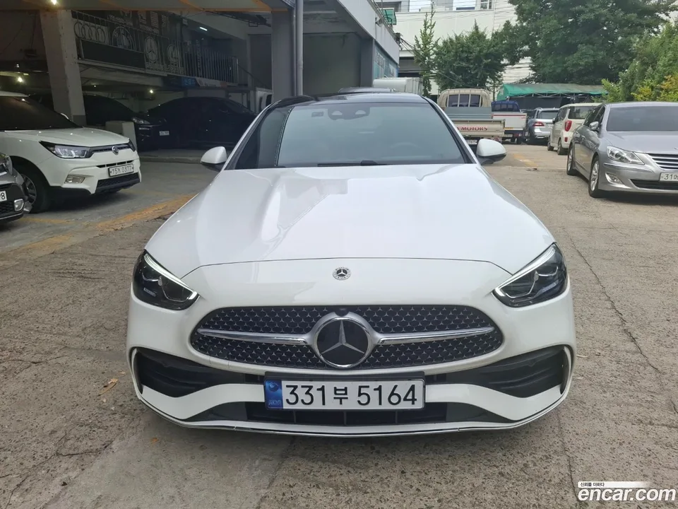 Mercedes-Benz C-Class C200 AMG Line 2025 — thumbnail 3