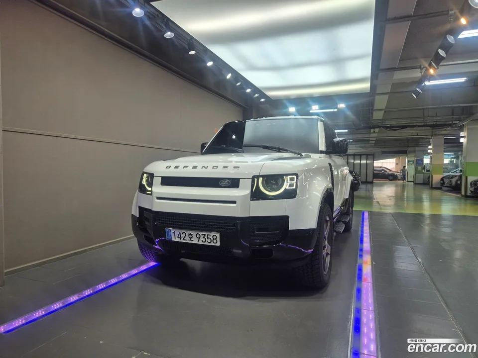 Land Rover Defender 110 D250 X- SE 2025 — photo 1, buy with delivery to Moscow
