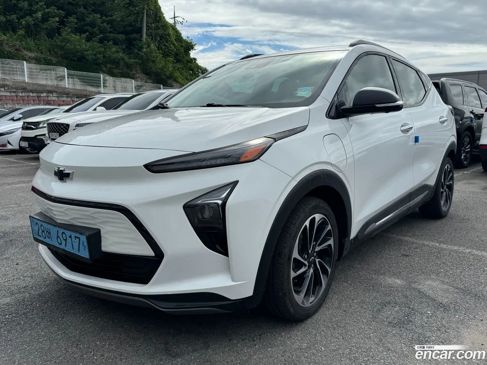 Chevrolet Bolt EUV 2023 — photo 1, buy with delivery to Moscow