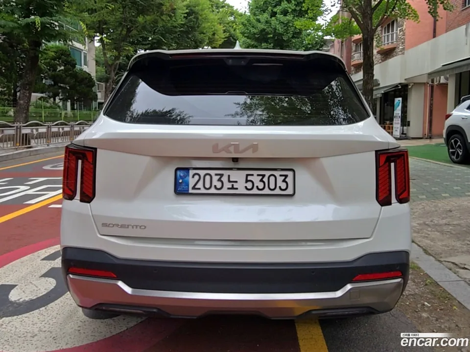 Kia Sorento 2.5T 2WD 2023 — thumbnail 2