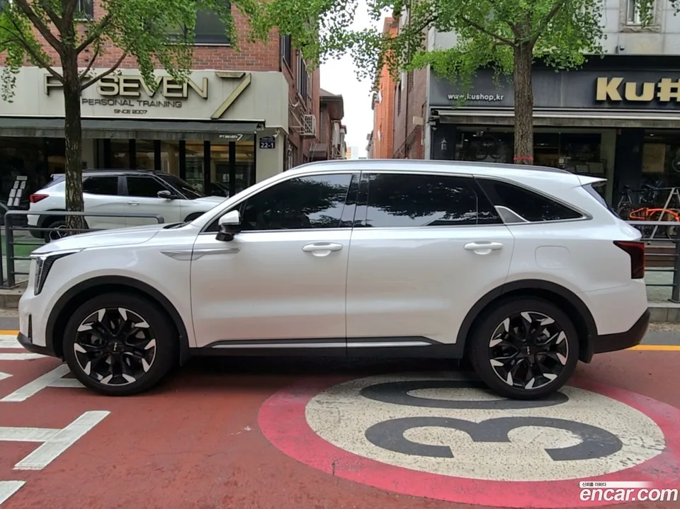 Kia Sorento 2.5T 2WD 2023 — thumbnail 3