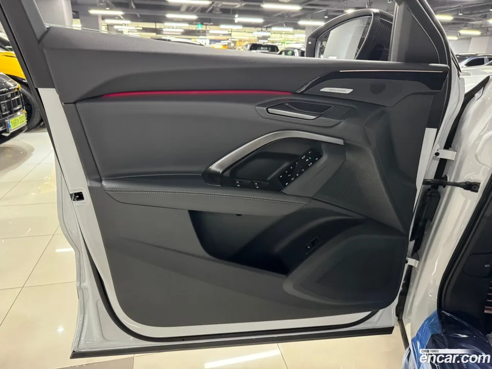 Audi Q5 (80A) 45 TFSI S Line 2025 — thumbnail 2