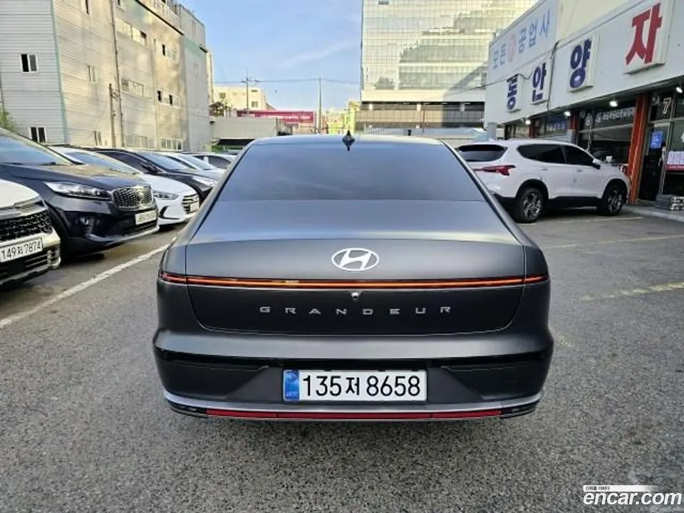Hyundai Grandeur Hybrid 2023 — миниатюра 3