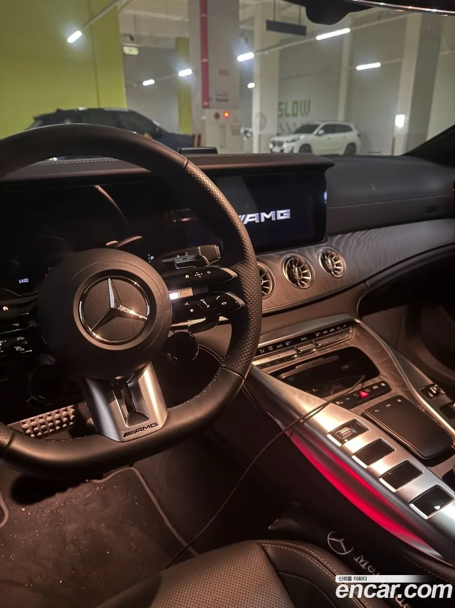 Mercedes-Benz AMG GT 4 43 4MATIC+ 2024 — thumbnail 4