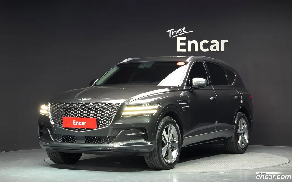 Genesis GV80 2.5T 2WD 2023 — photo 1, buy with delivery to Moscow